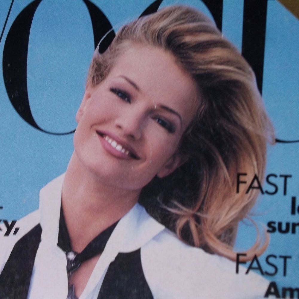 Vogue Magazine July 1992 Karen Mulder Cover View 4